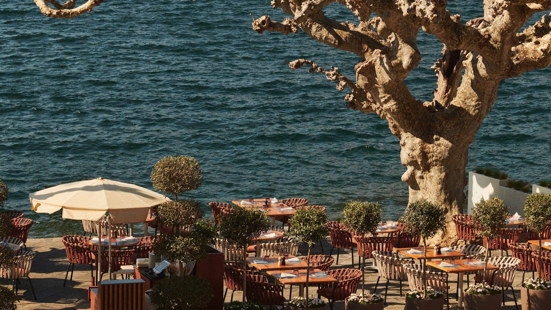 Ihr Lieblingshotel im Tessin – direkt am See. Ihr Lieblingshotel im Tessin – direkt am See.