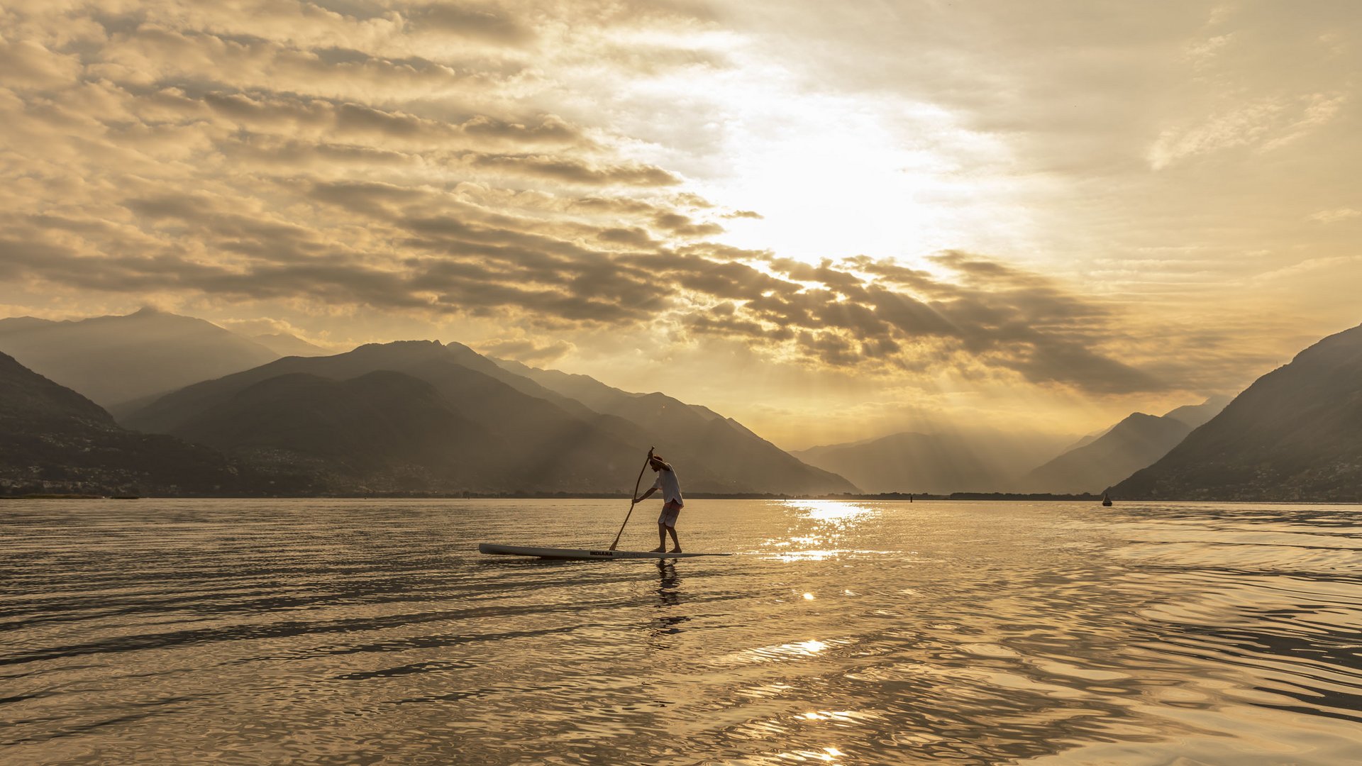 The ideal location: a hotel on Lake Maggiore