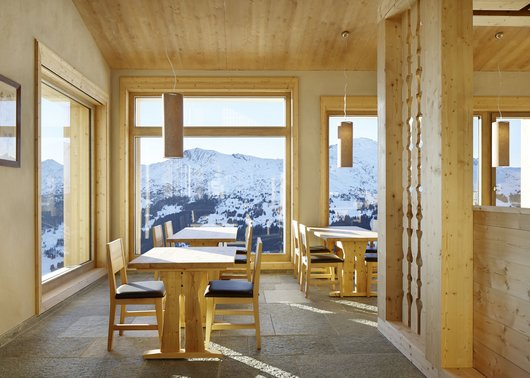 Skiing and winter hiking in Lenzerheide Skiing and winter hiking in Lenzerheide