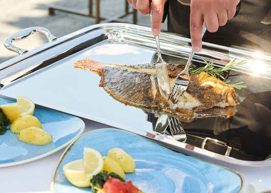 Il vostro hotel in riva al lago in Ticino. Il vostro hotel in riva al lago in Ticino.