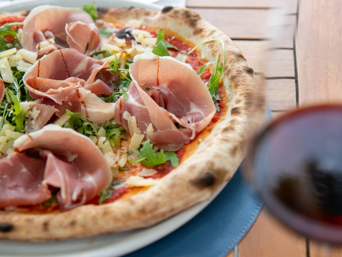 Cartoline dal Vista, il vostro hotel sul Lago Maggiore Cartoline dal Vista, il vostro hotel sul Lago Maggiore