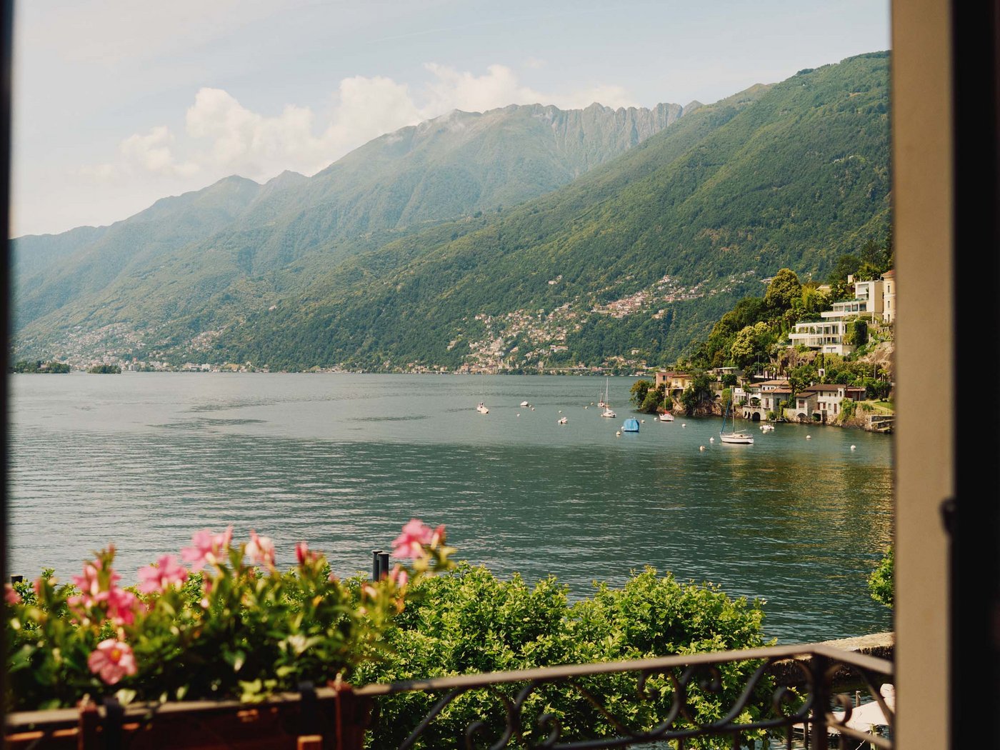 Cartoline dal Vista, il vostro hotel sul Lago Maggiore Cartoline dal Vista, il vostro hotel sul Lago Maggiore