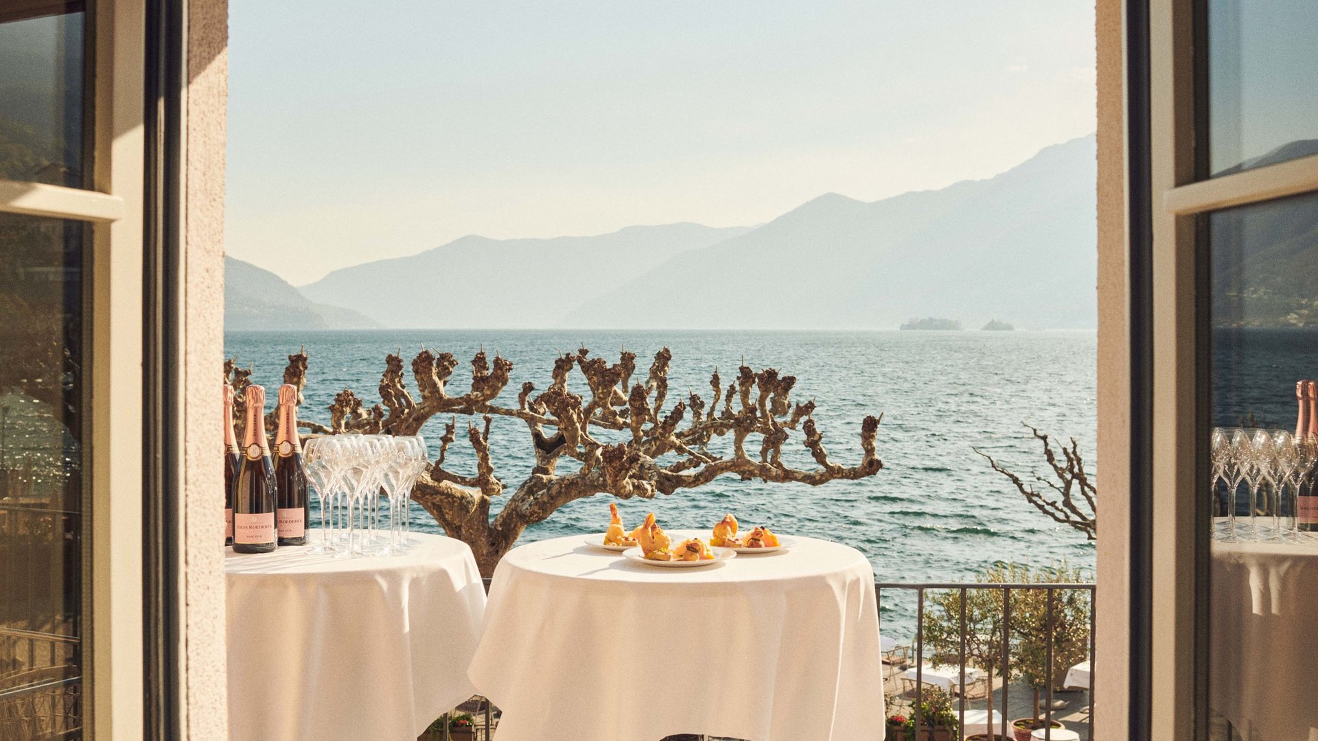 Il vostro hotel in riva al lago in Ticino. Il vostro hotel in riva al lago in Ticino.