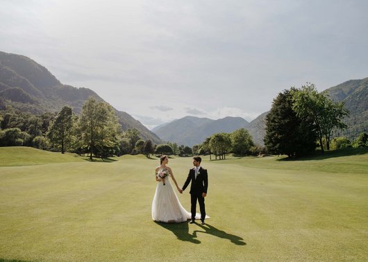 Auf der Suche nach einer Hochzeitslocation in der Schweiz? Auf der Suche nach einer Hochzeitslocation in der Schweiz?