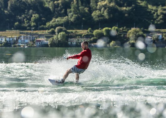 Situation idéale : hôtel au lac Majeur Situation idéale : hôtel au lac Majeur