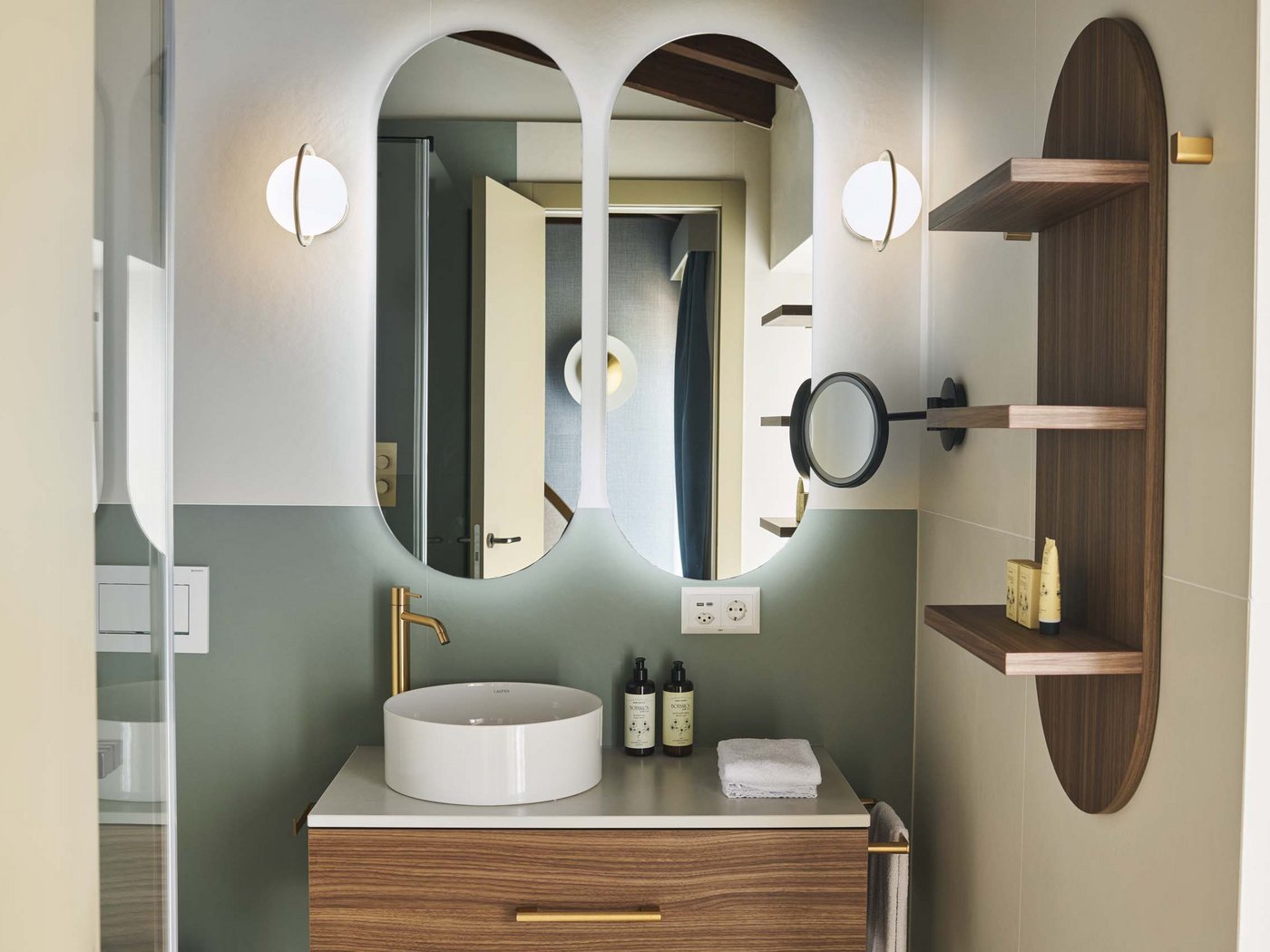 Cartoline dal Vista, il vostro hotel sul Lago Maggiore Cartoline dal Vista, il vostro hotel sul Lago Maggiore