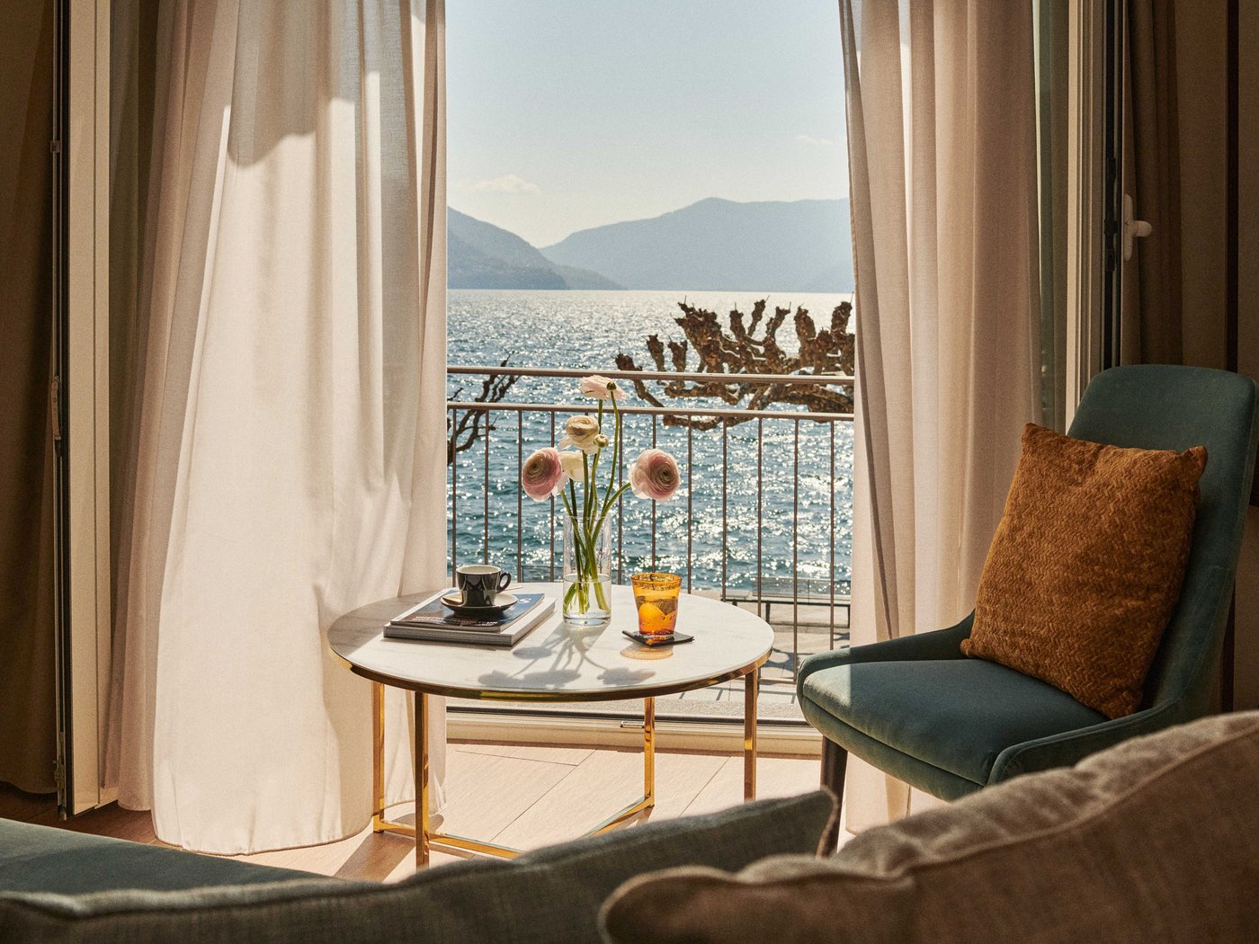 Cartoline dal Vista, il vostro hotel sul Lago Maggiore Cartoline dal Vista, il vostro hotel sul Lago Maggiore