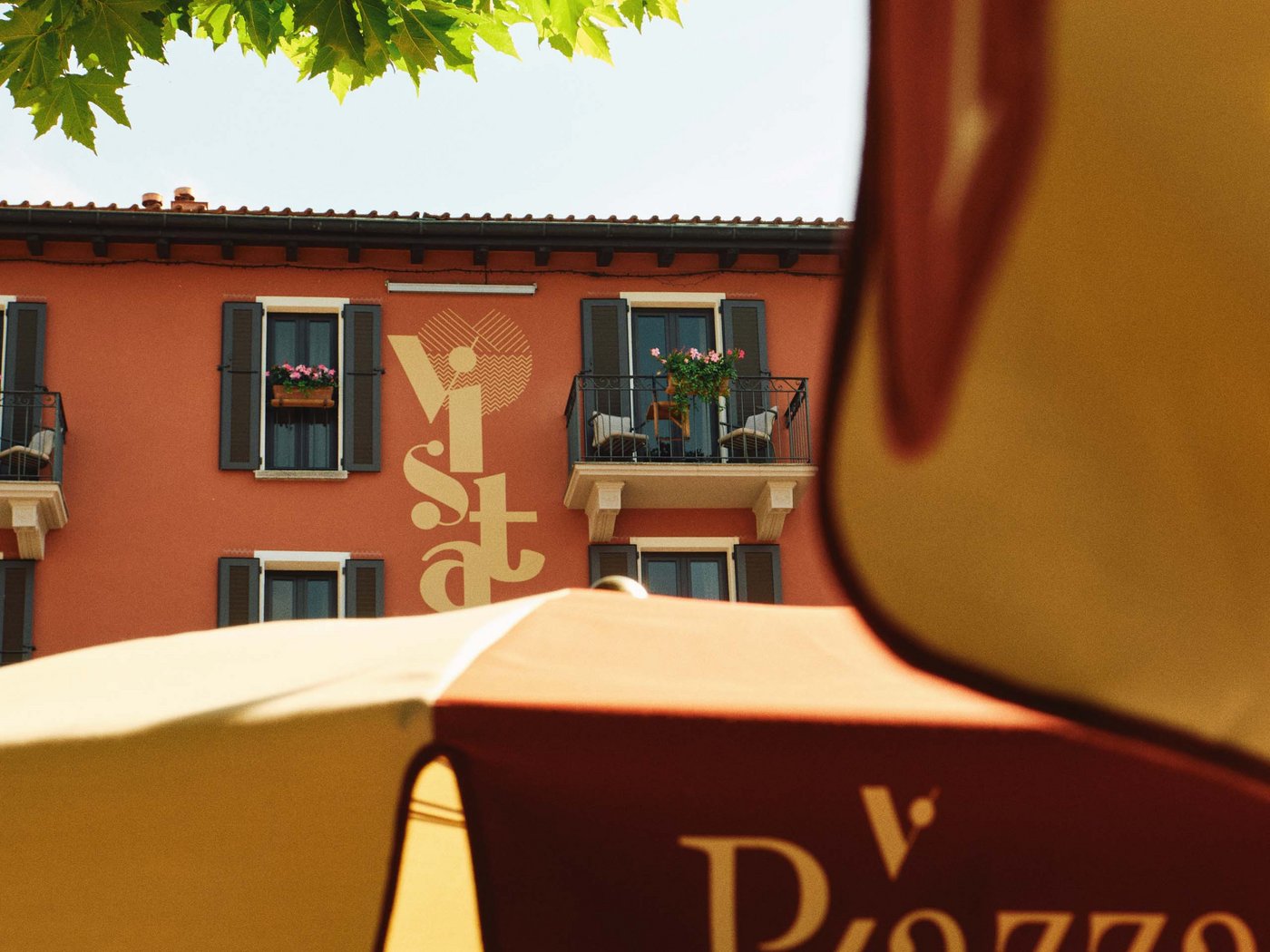 Cartoline dal Vista, il vostro hotel sul Lago Maggiore Cartoline dal Vista, il vostro hotel sul Lago Maggiore