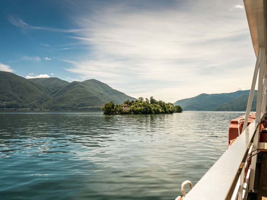 Situation idéale : hôtel au lac Majeur Situation idéale : hôtel au lac Majeur