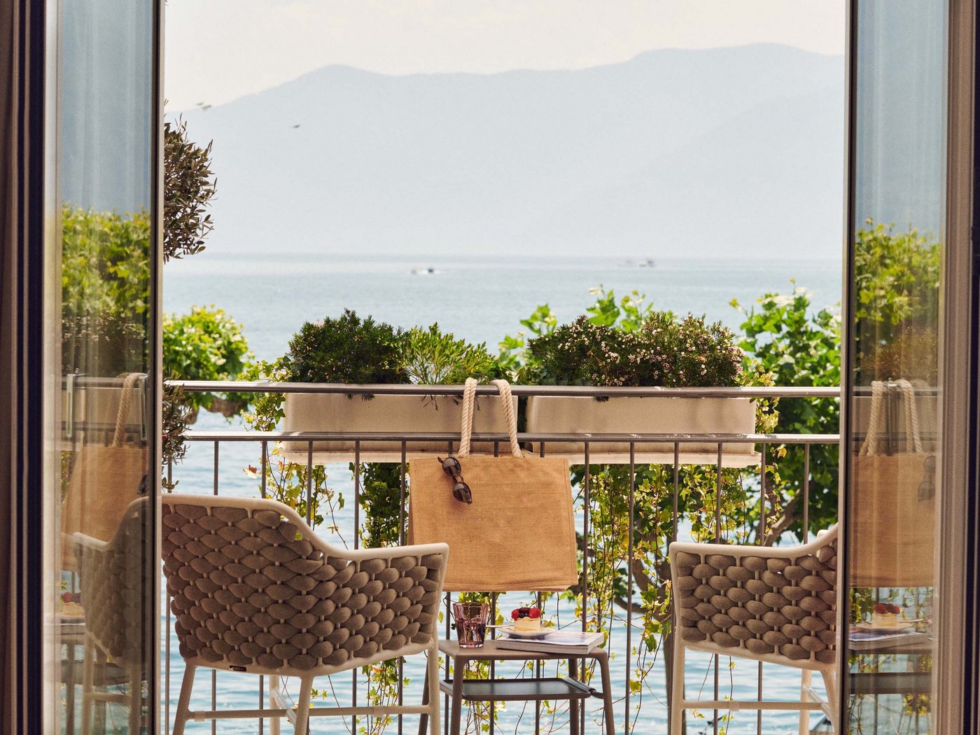 Cartoline dal Vista, il vostro hotel sul Lago Maggiore Cartoline dal Vista, il vostro hotel sul Lago Maggiore