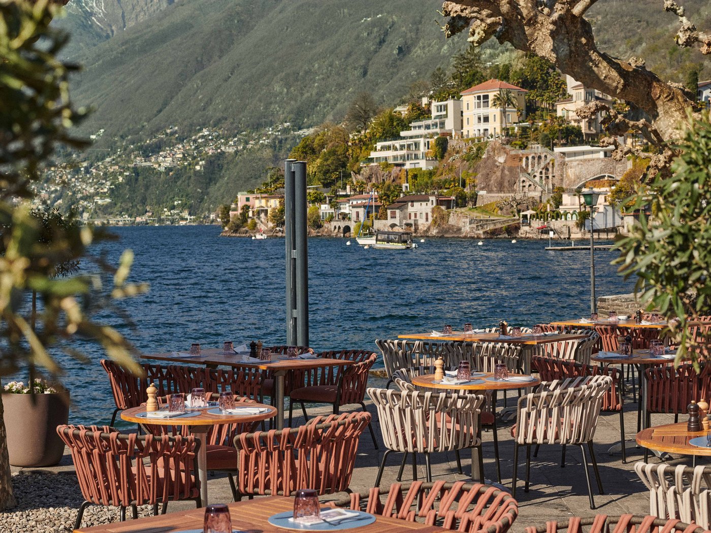 Cartoline dal Vista, il vostro hotel sul Lago Maggiore Cartoline dal Vista, il vostro hotel sul Lago Maggiore