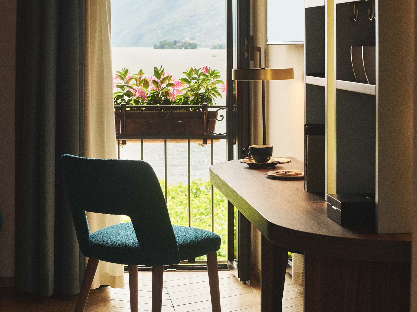 Cartoline dal Vista, il vostro hotel sul Lago Maggiore Cartoline dal Vista, il vostro hotel sul Lago Maggiore