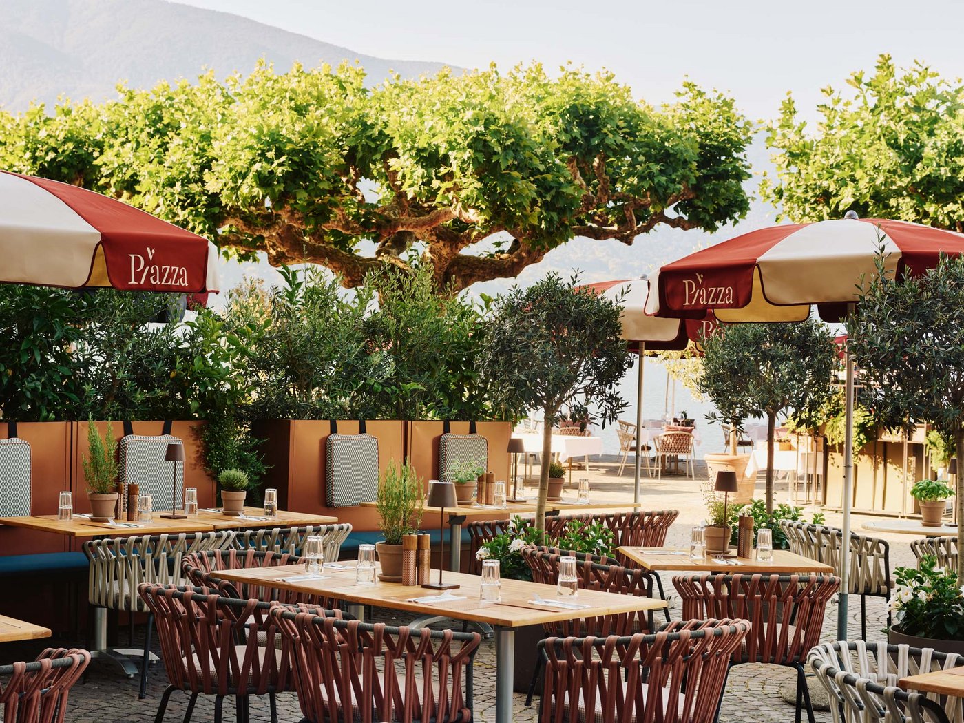 Cartoline dal Vista, il vostro hotel sul Lago Maggiore Cartoline dal Vista, il vostro hotel sul Lago Maggiore