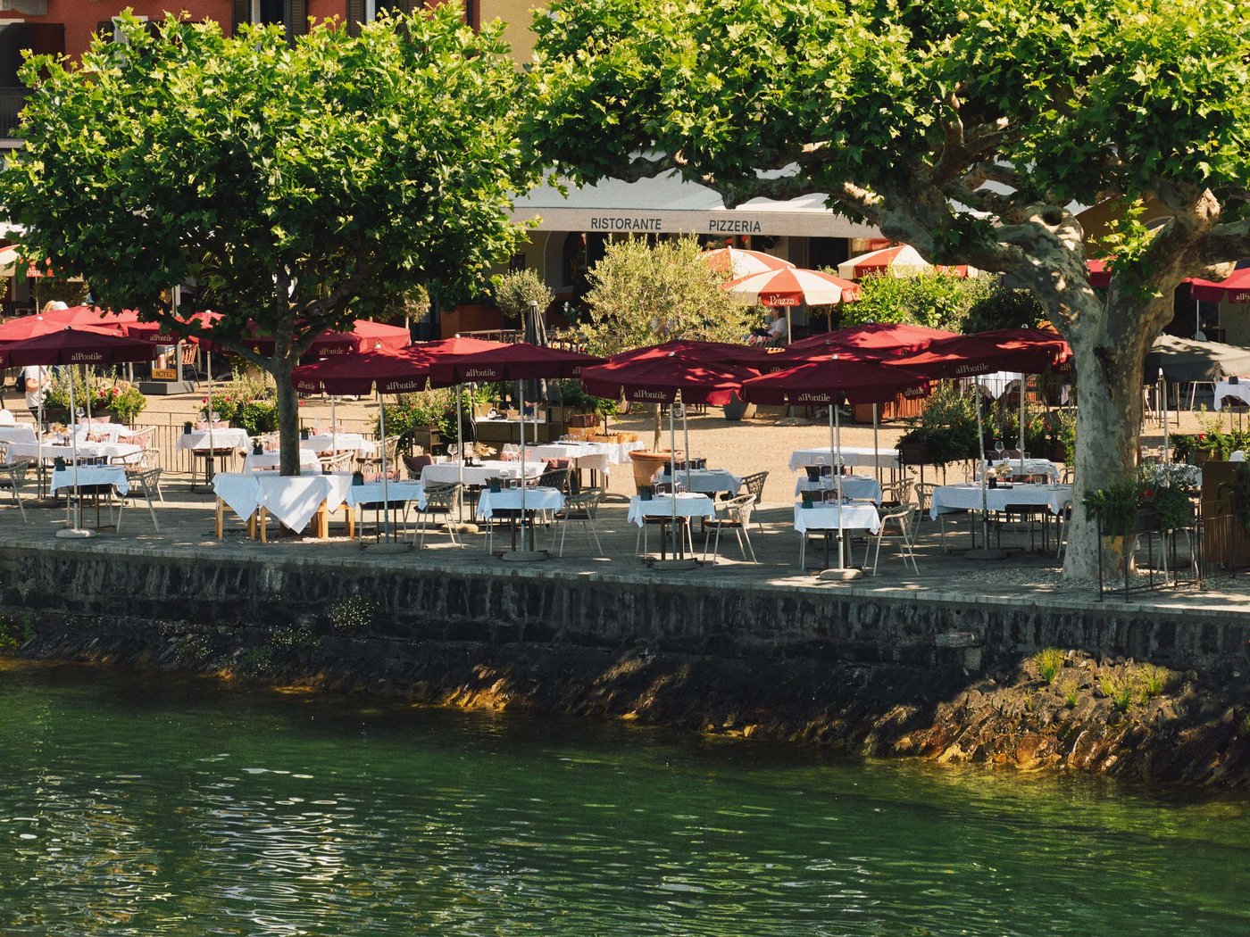 Cartoline dal Vista, il vostro hotel sul Lago Maggiore Cartoline dal Vista, il vostro hotel sul Lago Maggiore