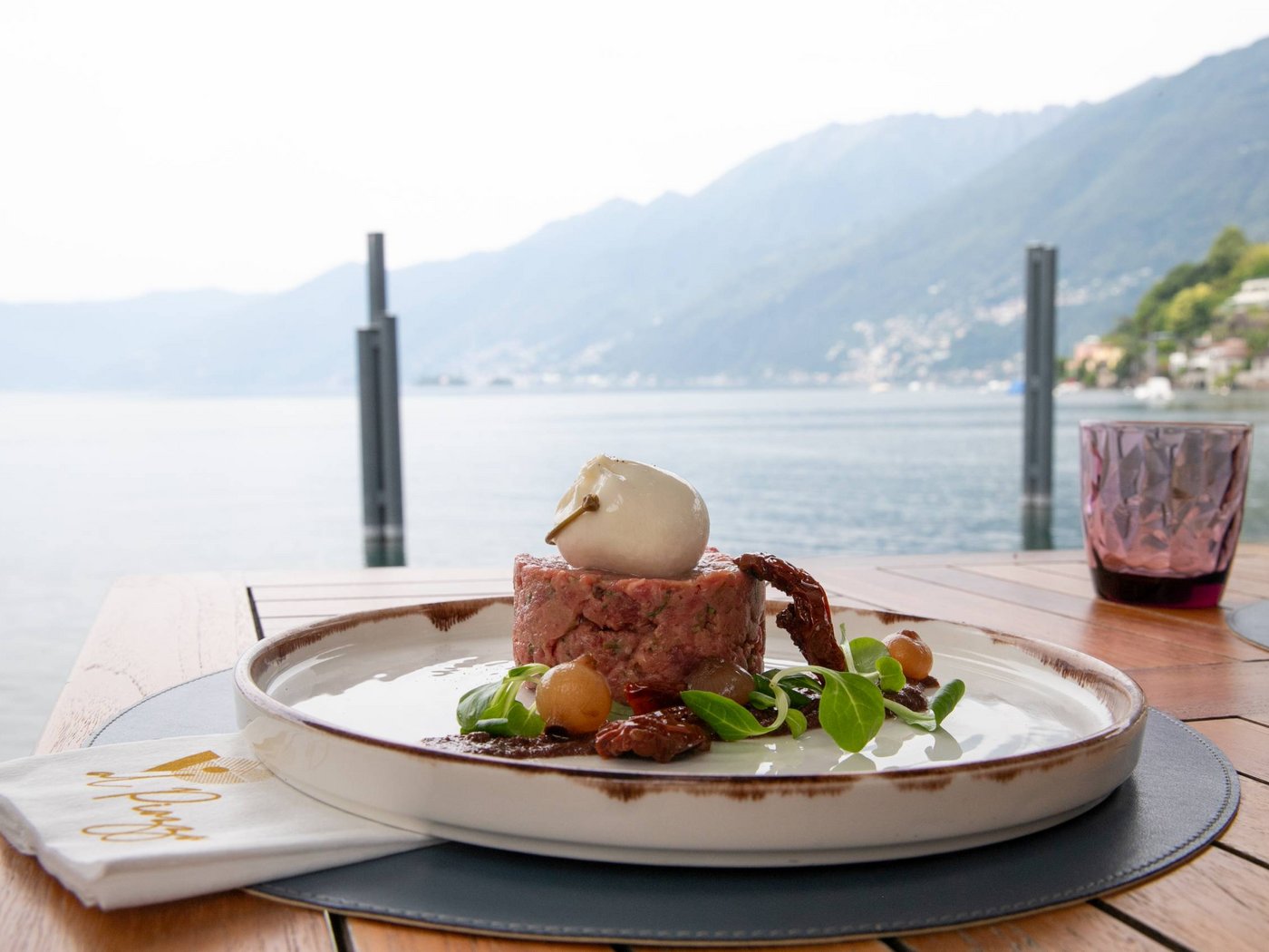 Cartoline dal Vista, il vostro hotel sul Lago Maggiore Cartoline dal Vista, il vostro hotel sul Lago Maggiore