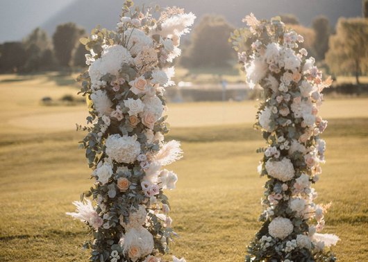 Auf der Suche nach einer Hochzeitslocation in der Schweiz? Auf der Suche nach einer Hochzeitslocation in der Schweiz?