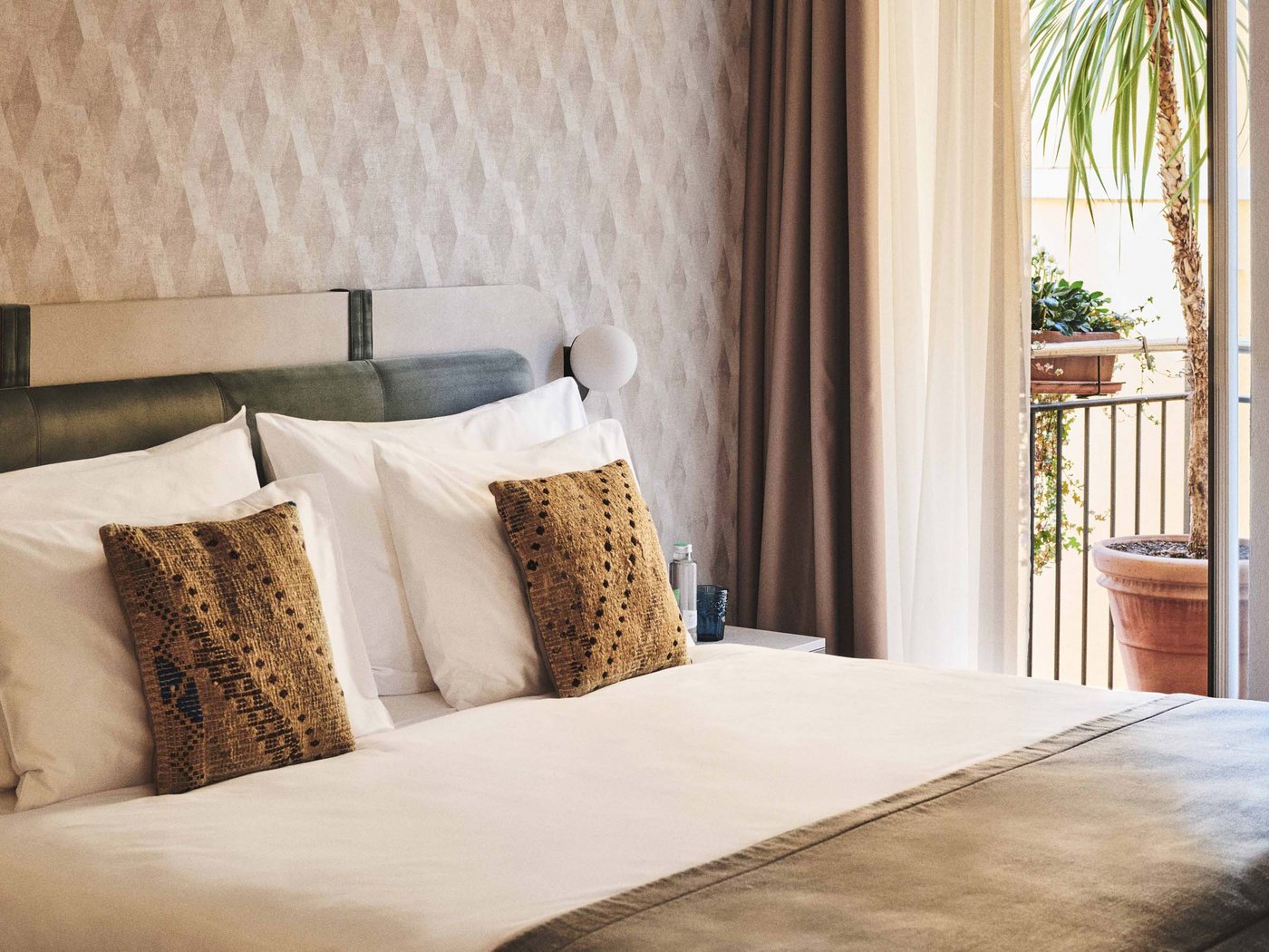 Cartoline dal Vista, il vostro hotel sul Lago Maggiore Cartoline dal Vista, il vostro hotel sul Lago Maggiore