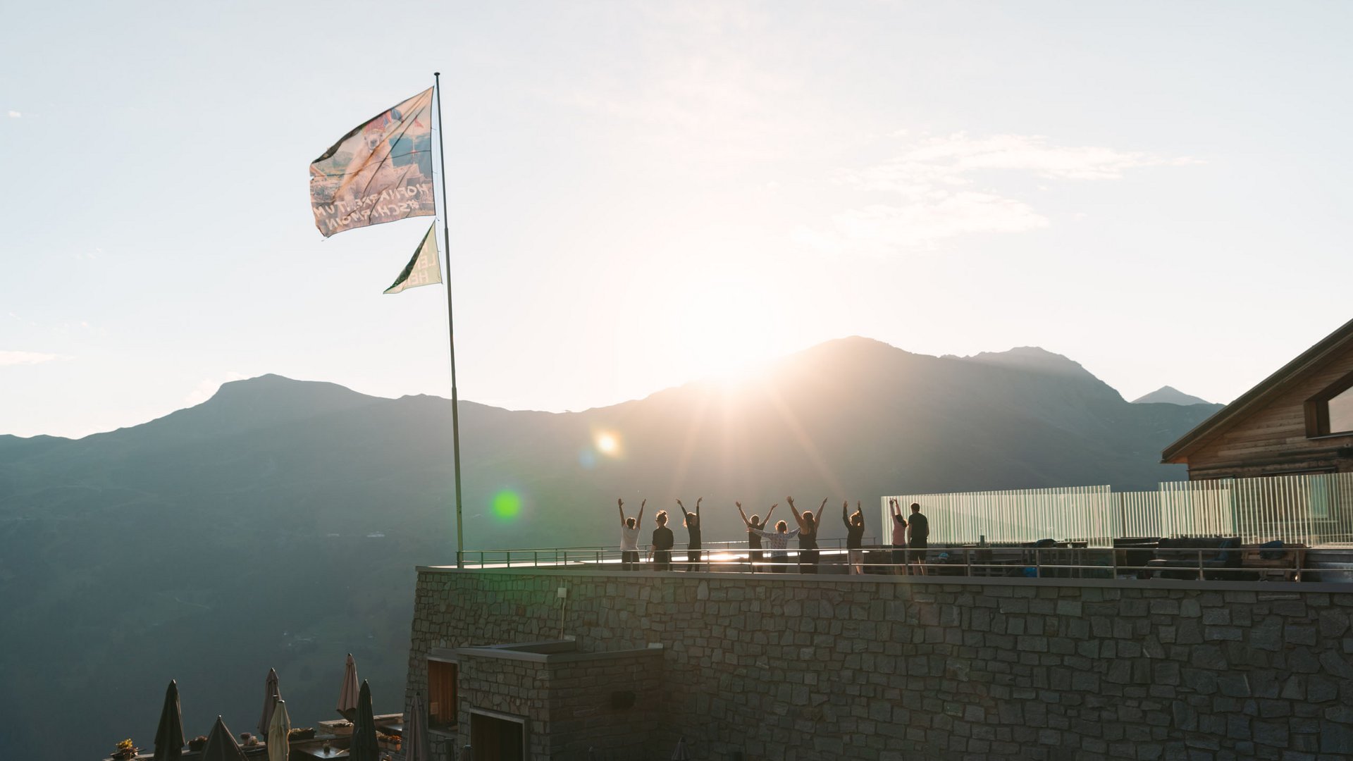 Il vostro hotel in riva al lago in Ticino. Il vostro hotel in riva al lago in Ticino.