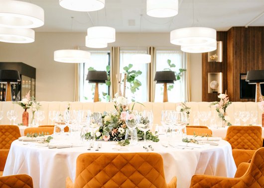 Auf der Suche nach einer Hochzeitslocation in der Schweiz? Auf der Suche nach einer Hochzeitslocation in der Schweiz?